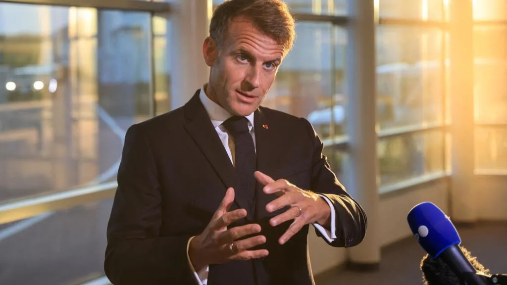 «Pas de discussion», Saint-Pierre-et-Miquelon est «français» lance Macron à Trump