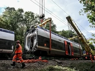 Déraillement d’un train en Normandie : le chantier avance, la circulation pourrait reprendre « dans plusieurs semaines »