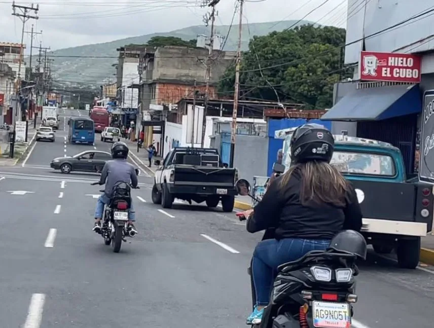 Lara evaluará restringir la circulación nocturna de motos