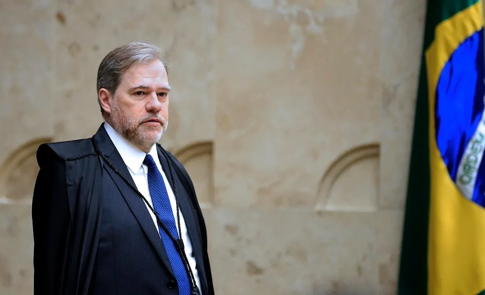 Toffoli tem momento de atrito com advogado em julgamento no STF