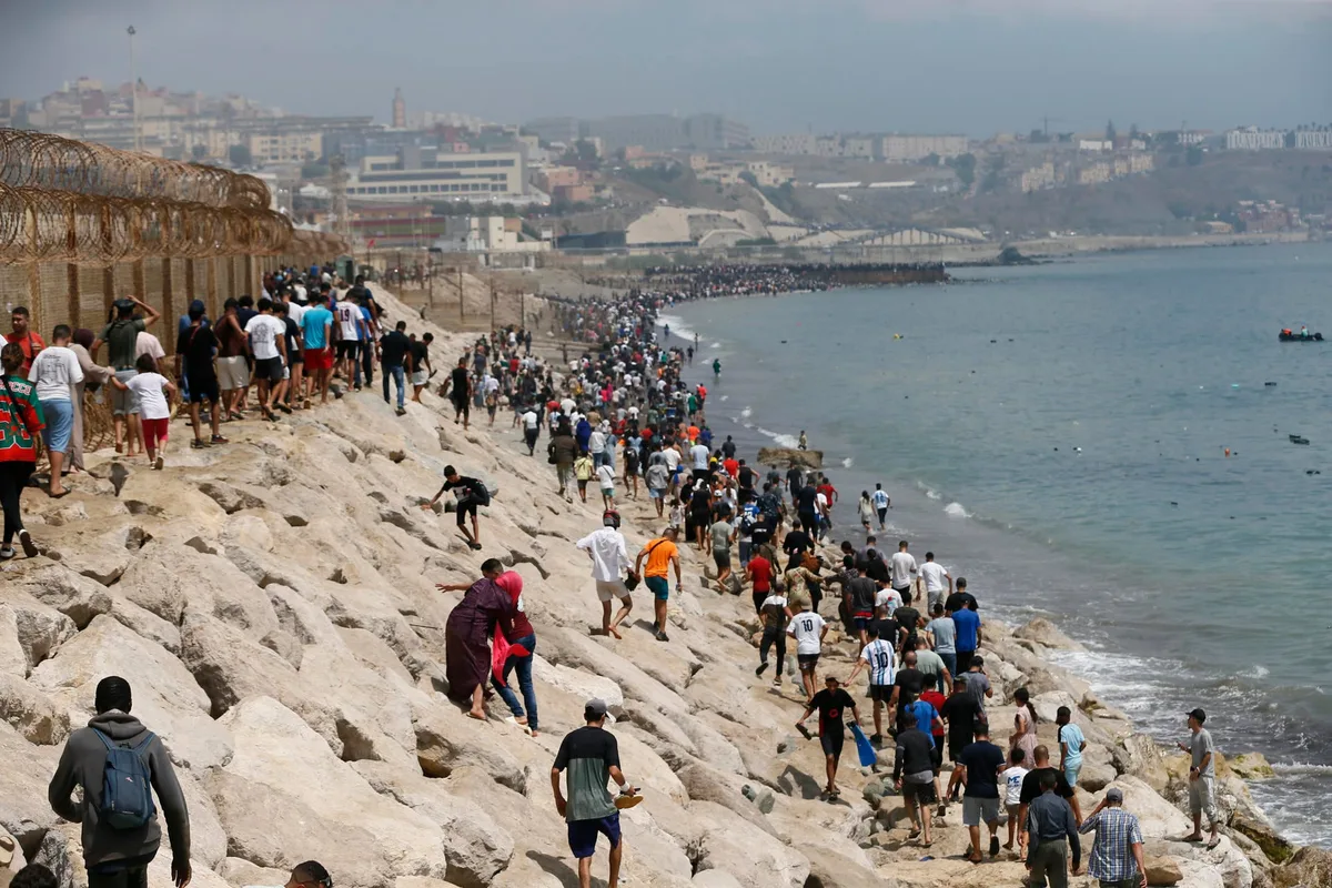 El CNI concluye que Marruecos era “plenamente consciente” y actuó con “pasividad” ante la entrada masiva en Ceuta