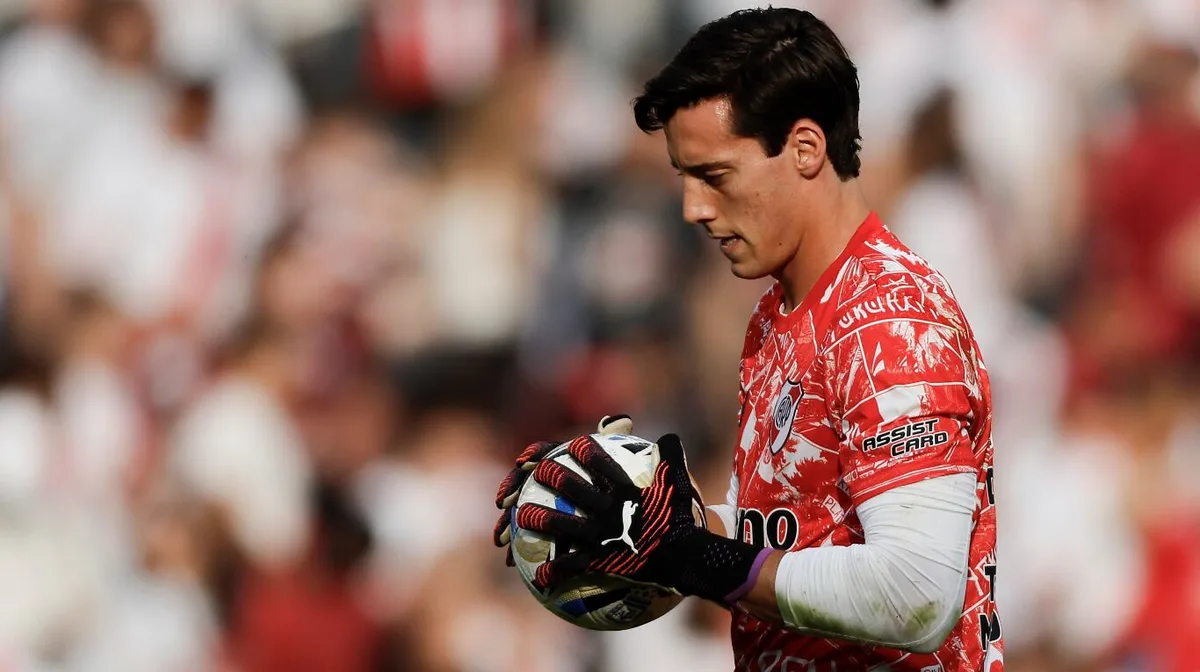 River inició las negociaciones para renovarle el contrato a Santiago Beltrán con una impactante cláusula de rescisión