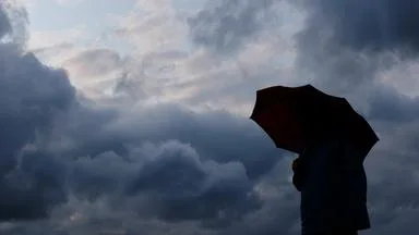 Wetter zum Wochenstart: Die Hitze geht, der Regen kommt