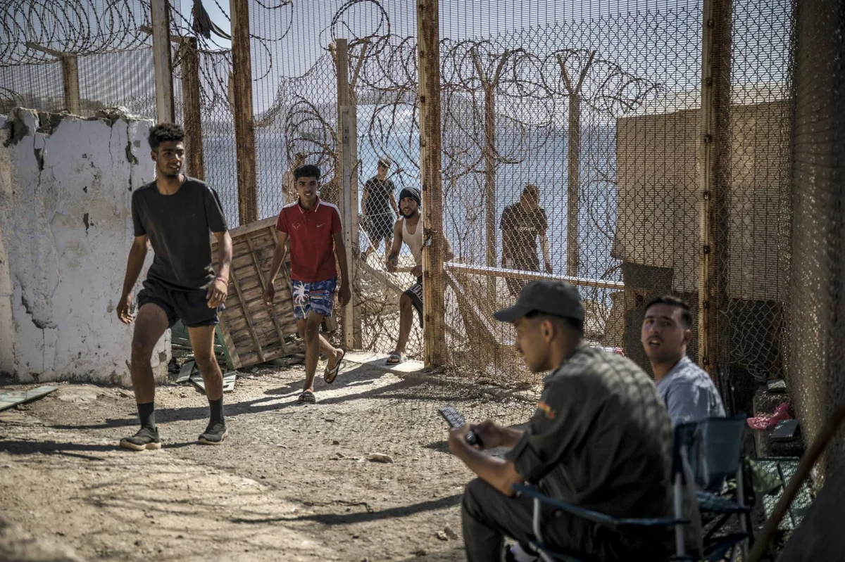 Despite booming economy, young Moroccans still dream of Europe