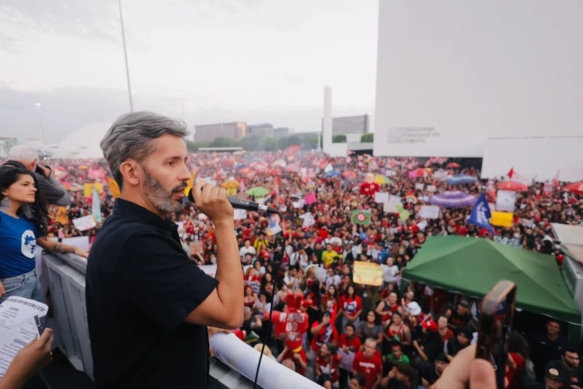 Leandro Grass tem sabatina, caminhadas e panfletagens nesta segunda (19/10)