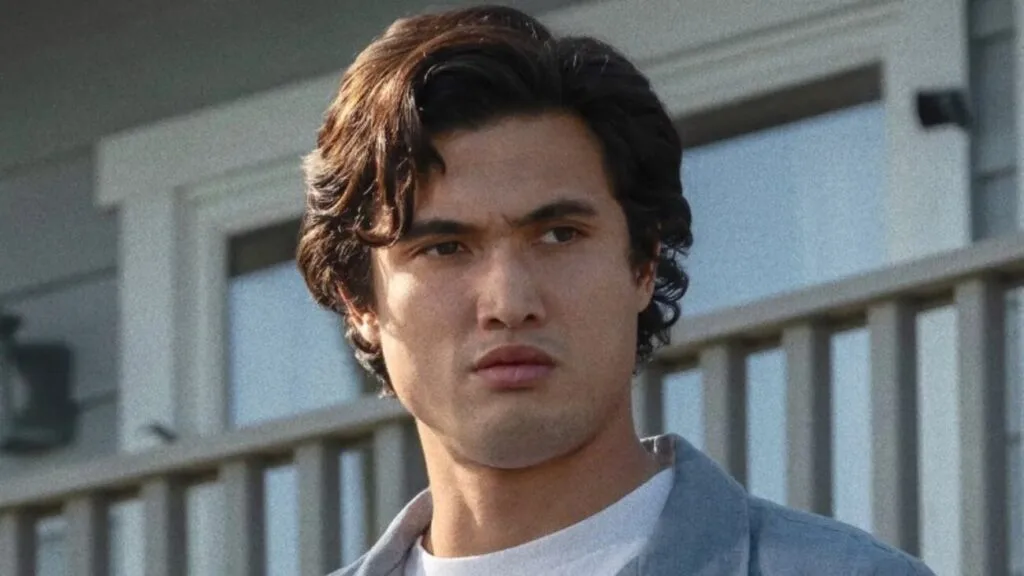 ‘Naruto’: Charles Melton pode viver Kakashi Hatake no live-action