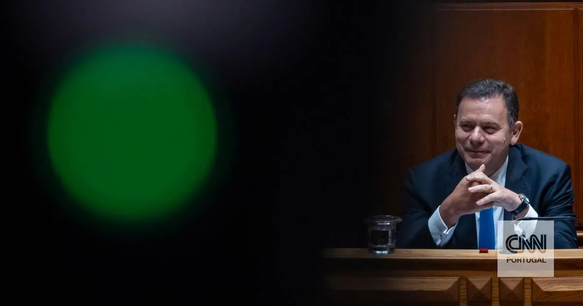 PCP defende que Governo merece censura, mas critica Chega e reserva sentido de voto