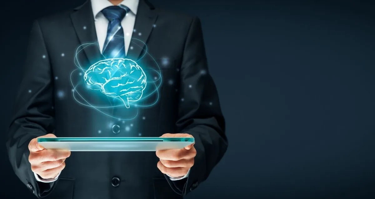 Demanda por profissionais com domínio de inteligência artificial quase triplica no Brasil em um ano, aponta estudo
