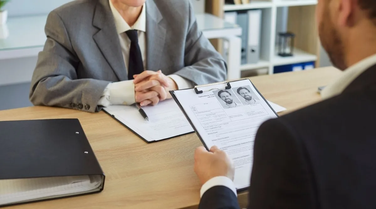 Foto no currículo ajuda ou atrapalha? Consultores de RH respondem
