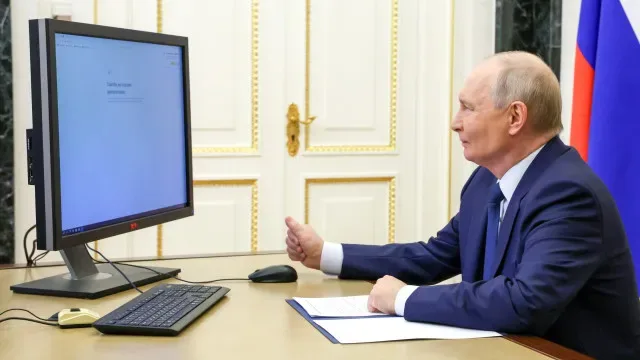 Putin já votou nas legislativas russas. Fê-lo a partir do gabinete
