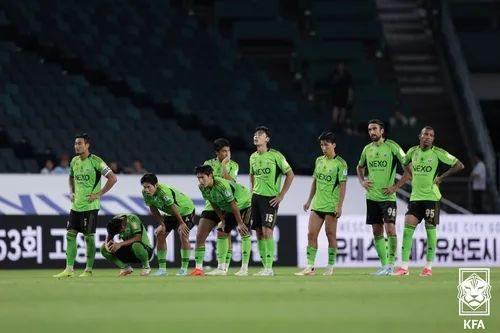 전북, 3부팀에 져 코리아컵 8강행 불발…포항은 4부팀에 진땀승(종합)