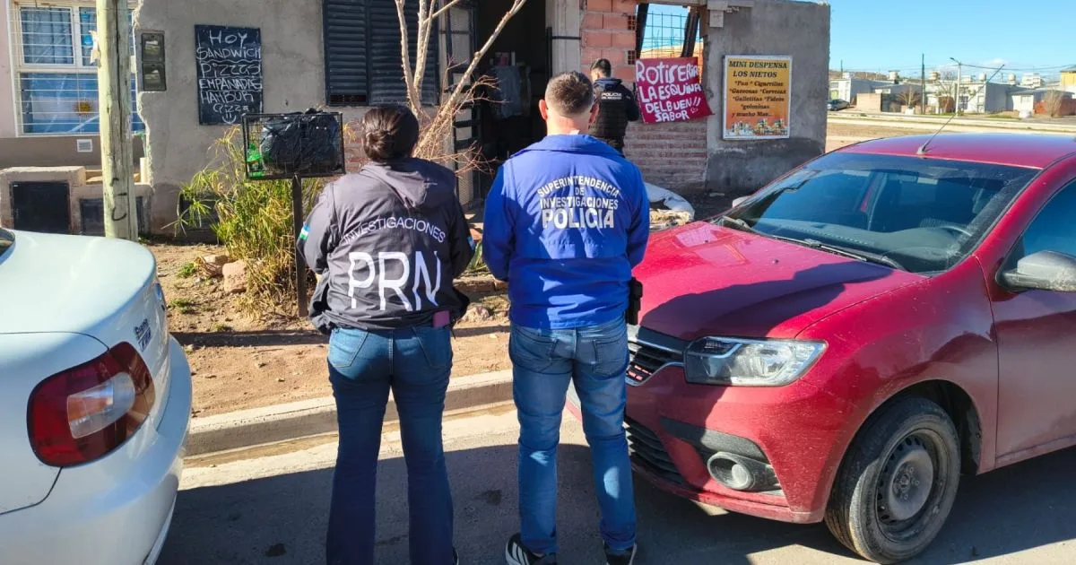 Homicidio en Roca: encontraron un arma tras cuatro allanamientos, pero el sospechoso aún no aparece