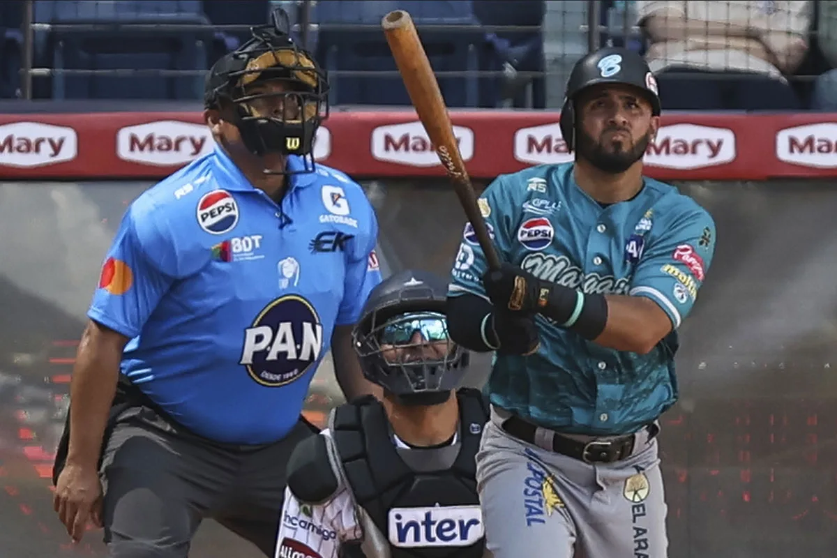 Bravos aprovechó el descontrol de Leones para barrer la serie en Caracas