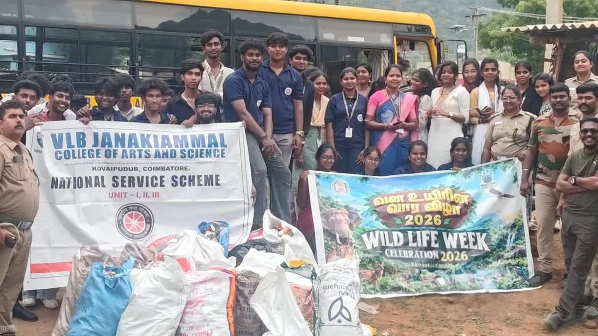 Volunteers remove non-biodegradable waste from Anaikatti Road