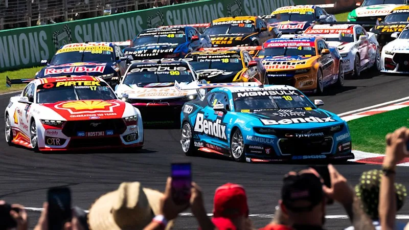 Defending champion penalised as Bathurst 1000 nears business end