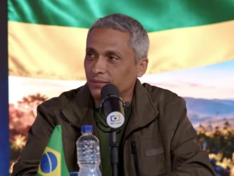 Gayer diz que quando surge "figura forte na esquerda, desaparece"