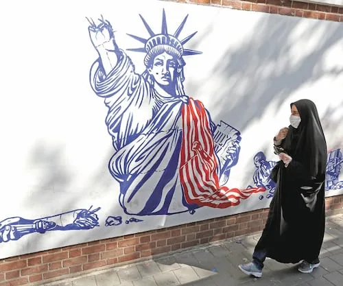 Irán considerará "enemigo" a países que le apliquen sanciones; va contra quienes participen en la "guerra económica" de EU