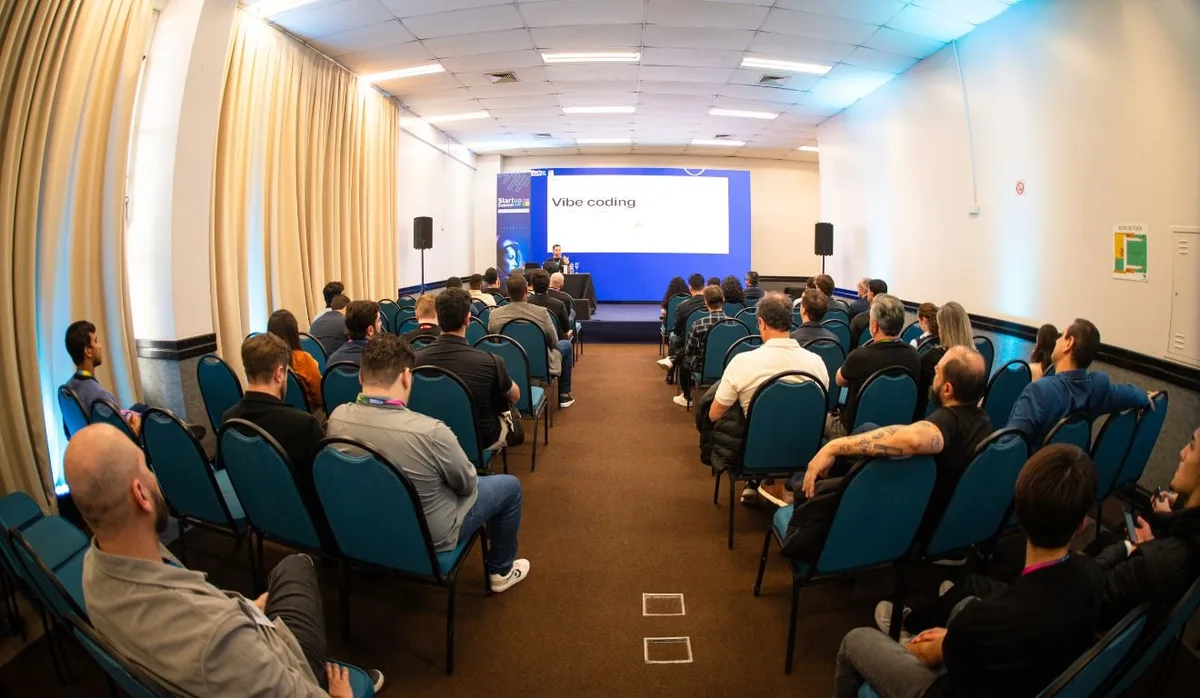Replit distribuirá R$ 100 mil em assinaturas e créditos durante o Startup Summit 2026