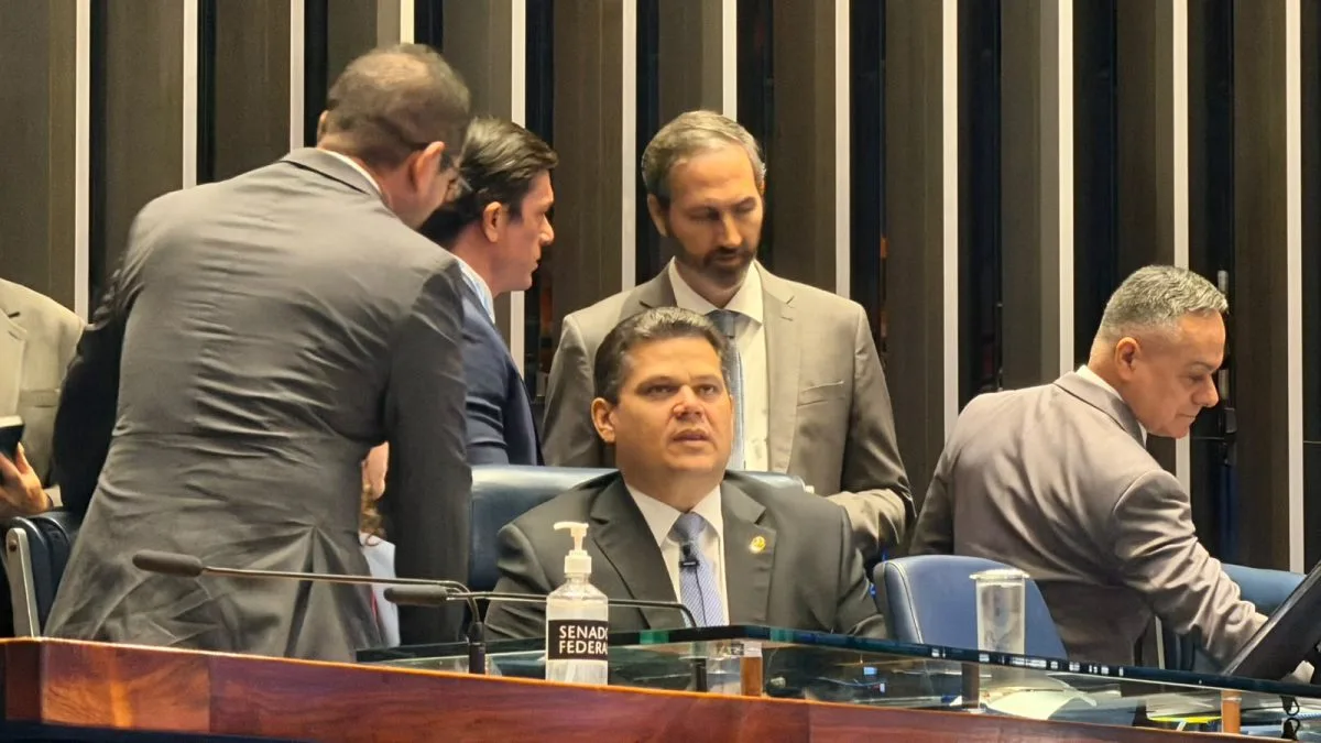 Alcolumbre retira PEC da Segurança Pública da pauta do Senado após acusação de manobra