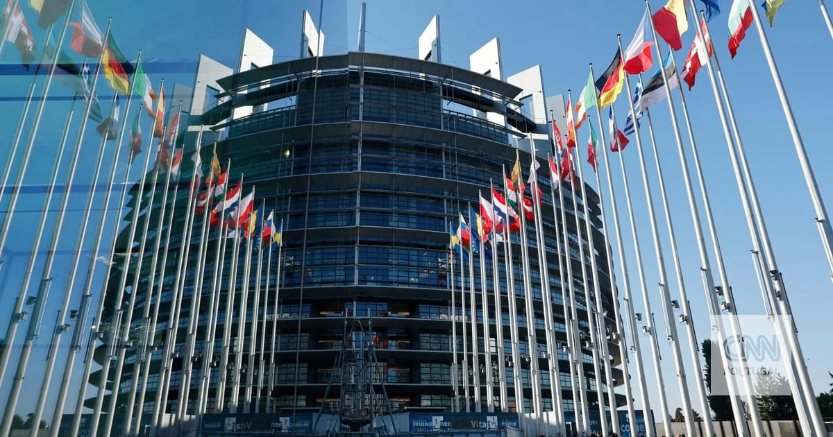 "Este diálogo tem de produzir resultados": UE vai utilizar "todos os instrumentos disponíveis" para reequilibrar relação com a China