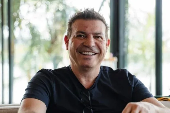 Ex-atacante Luizão é acusado de agressão e ameaça por namorada em São Paulo