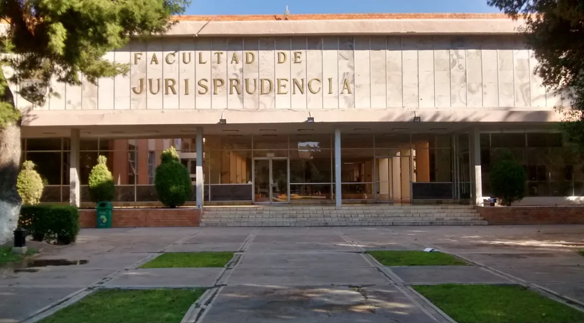 Coahuila: Revisará Facultad de Jurisprudencia de la UAdeC fiesta con alcohol gratis si existe una queja formal