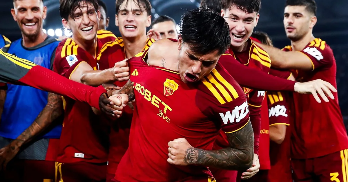 Santiago Castro se vistió de Maradona y su primer gol para Roma fue una obra de arte para ganarle al Genoa