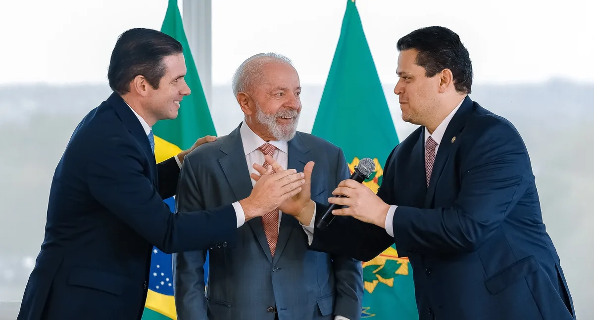 Taxa das blusinhas: Lula se reúne com Motta e Alcolumbre para anunciar fim da cobrança