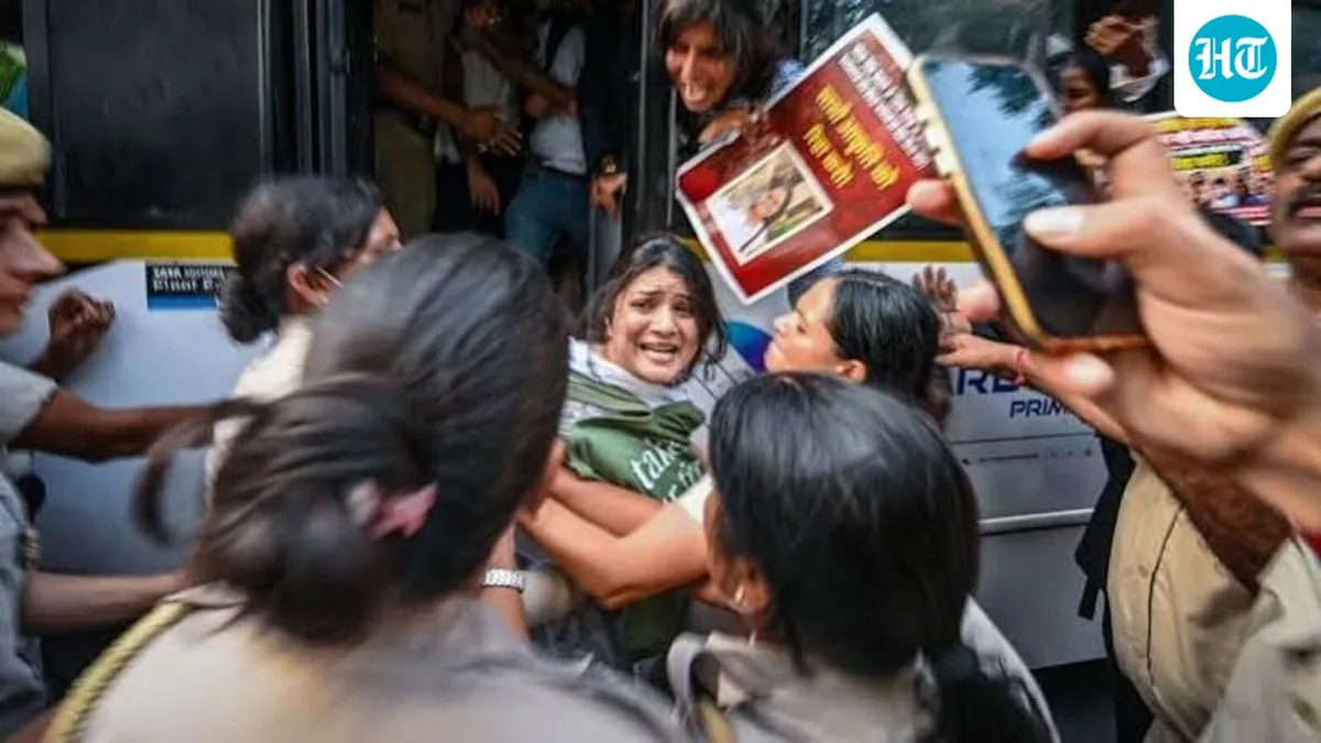No coercive action against woman journalist on Delhi cop’s complaint, orders Supreme Court