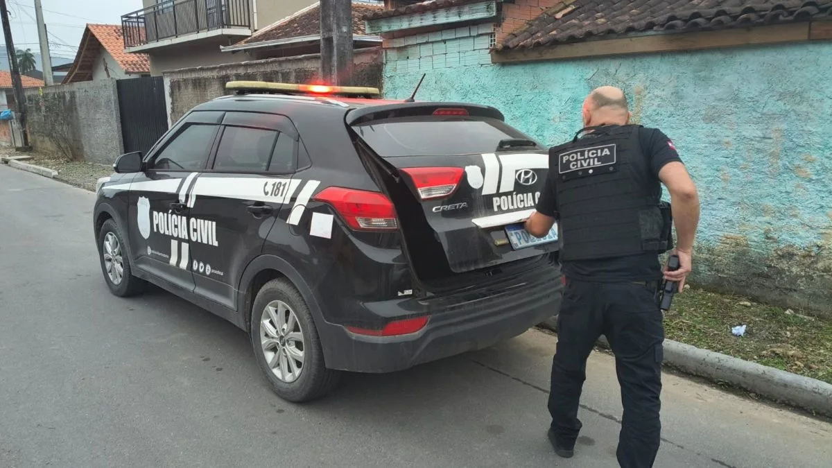 Sequestro leva polícia a cumprir mandados em Joinville e praia de SC