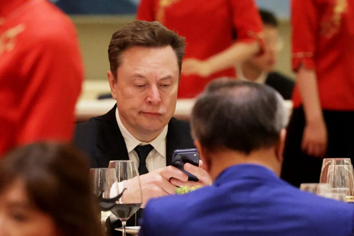 Ukraine Butters Up Musk With Highest State Honor for Starlink