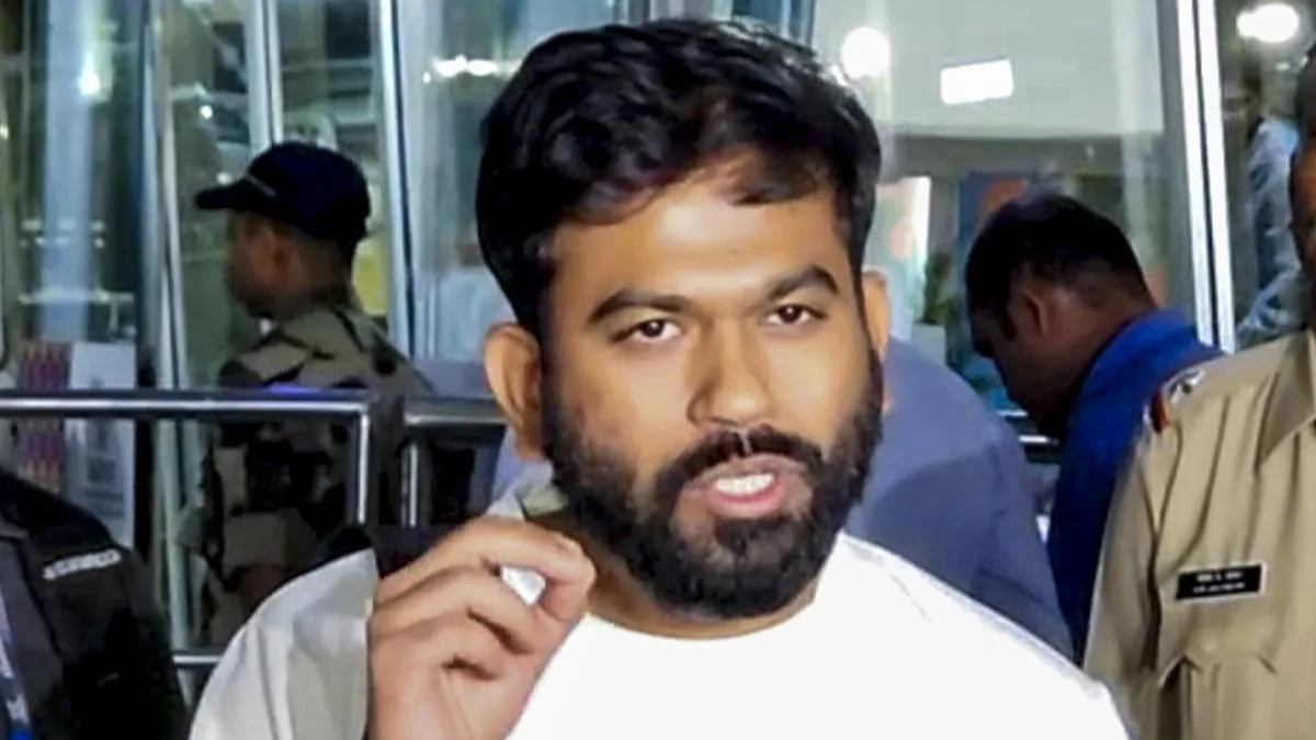 Modi government waging war against citizens to protect CEC: Abhijeet Dipke