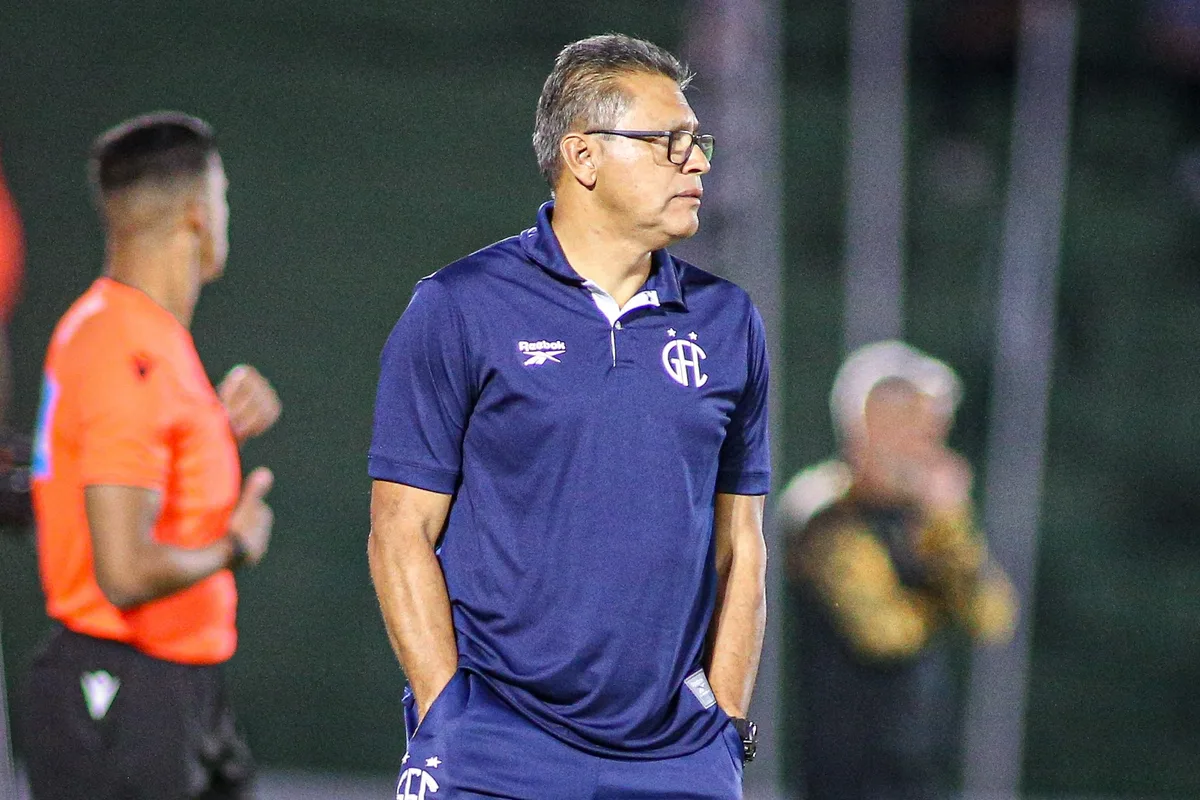 Escalação do Guarani: Elio monitora situação de João Paulo e prepara ao menos duas novidades