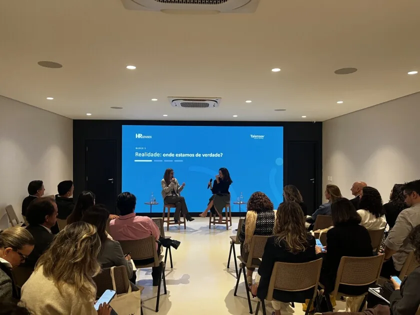 IA avança mais rápido entre líderes do que nas empresas, aponta pesquisa da Talenses Human Capital
