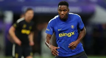 Chelsea empresta Essugo ao Estrasburgo
