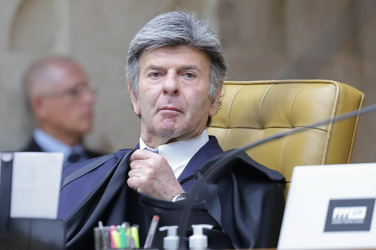 Fux é sorteado relator em ação sobre entrada de esposa de Moraes e Vorcaro no Senado