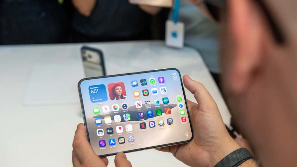Así es el iPhone Duo, el primer plegable de Apple que puedes reservar desde hoy a las 14.00: precio en España y cuándo llega