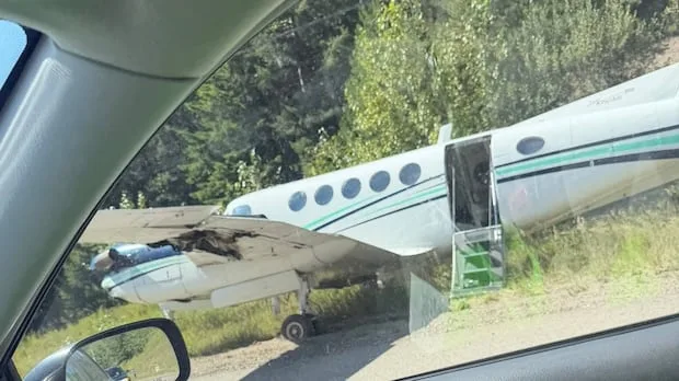 1 dead after plane makes emergency landing on road in Prince George, B.C.