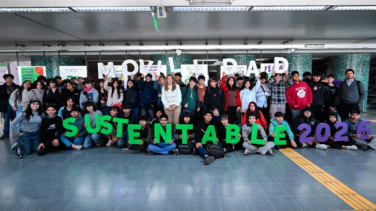 Afiches realizados por alumnos de escuelas porteñas protagonizan la tercera campaña de movilidad sustentable en el Subte