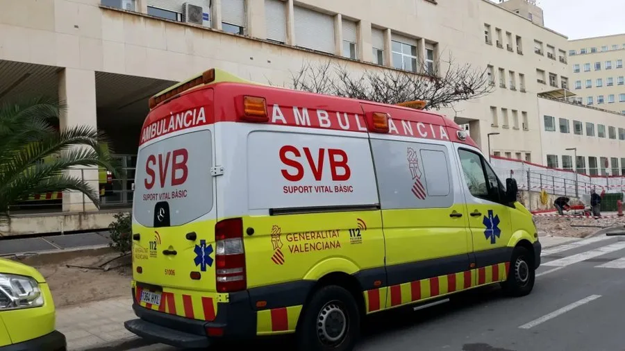 Heridos una madre y su hijo al caer desde un balcón: ella trató de agarrar al niño, de 3 años