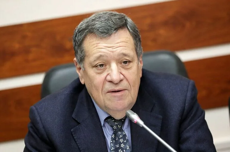 Депутат Макаров прокомментировал слова помощника главы Минздрава о госпрограмме