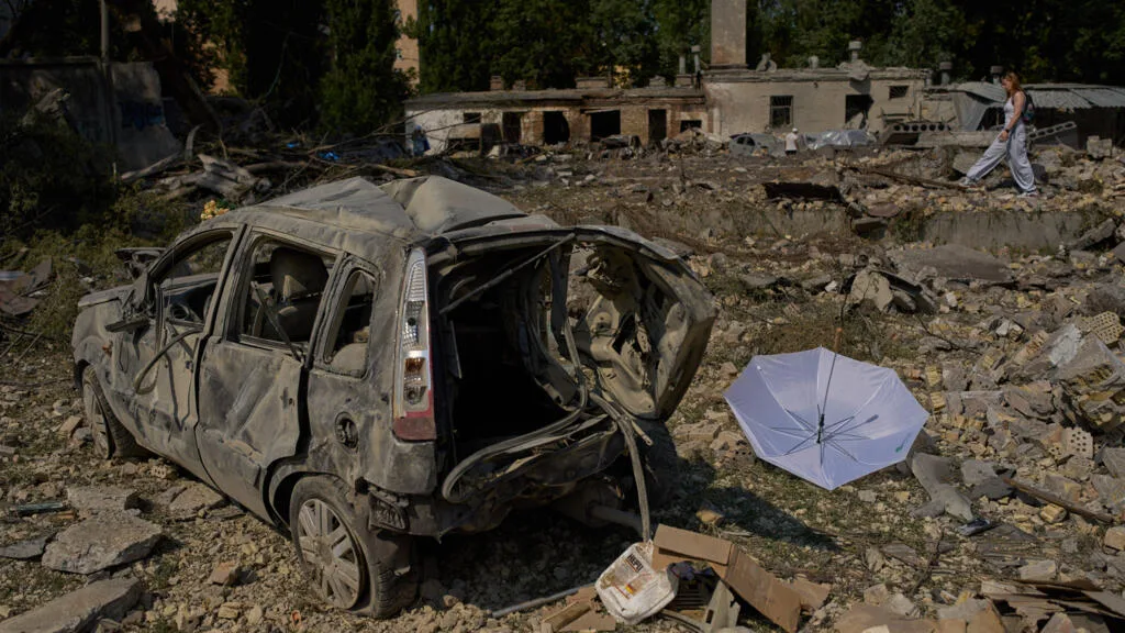 Ukraine: les frappes russes se multiplient et le bilan des victimes civiles s'alourdit