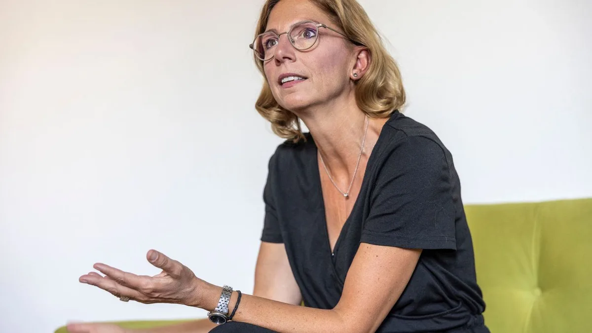 Pflegefamilien stärken: Ministerin: „Pflegeeltern sind nicht Eltern zweiter Klasse“