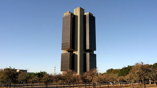 Mercado reduz projeção de inflação para 4,90% e vê PIB menor em 2026, mostra Focus