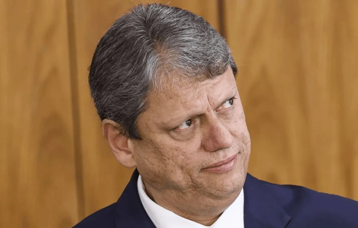 Sabatina de Tarcísio na Globo expõe distância entre discurso e dados do governo de SP