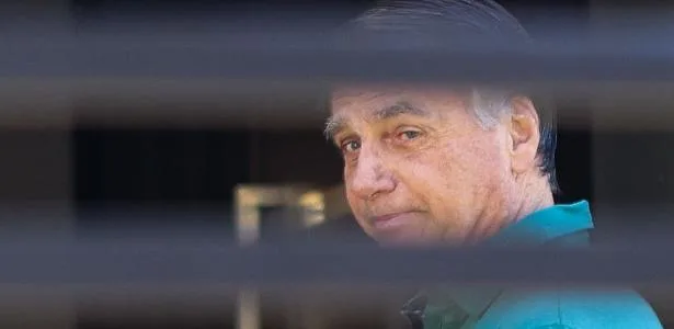 Bolsonaro pede a Nunes Marques que suspenda sua prisão