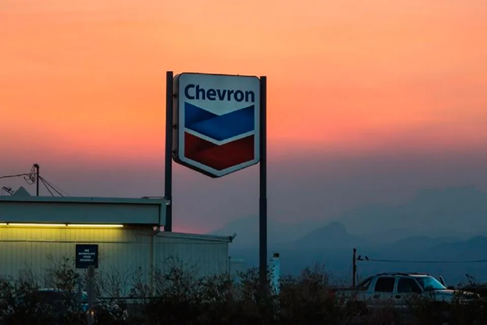 Chevron anuncia acuerdos para duplicar su producción petrolera en Venezuela en cinco años