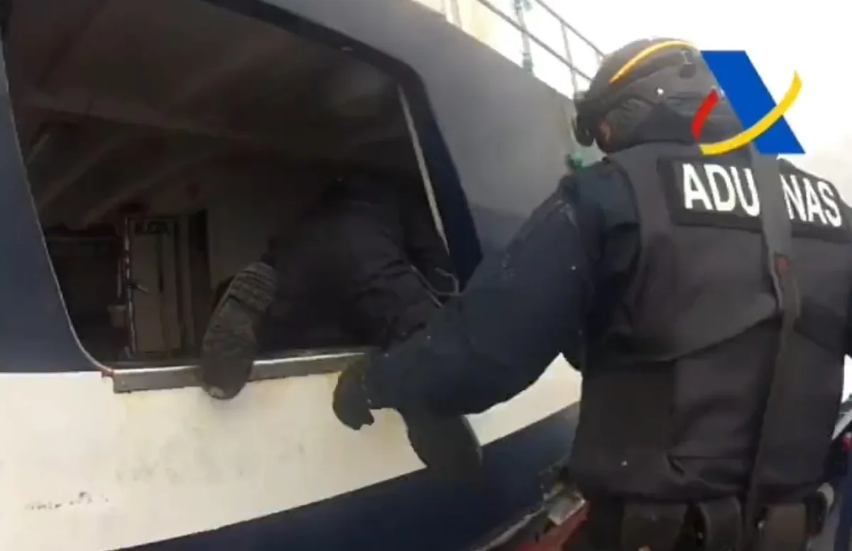 La policía detiene a 10 miembros de una banda de narcos que esta semana atacó a tiros a una patrullera de la Guardia Civil en Huelva