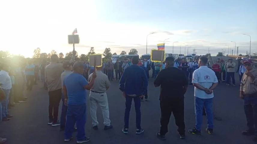 Trabajadores podrían irse a paro de no recibir aumento salarial