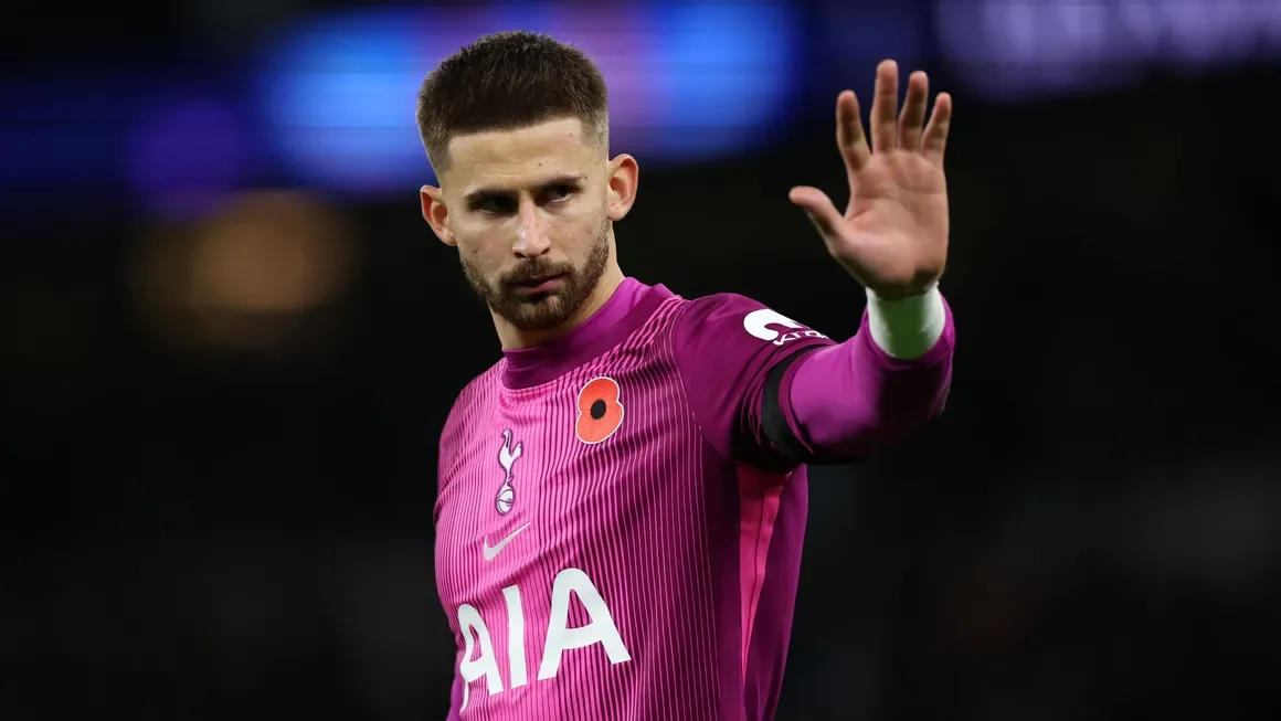 Tottenham aceita proposta da Juventus, e Vicario fica perto de retornar à Itália